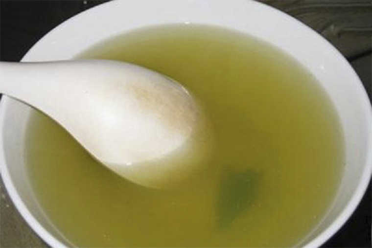 Uống nước canh rau muống