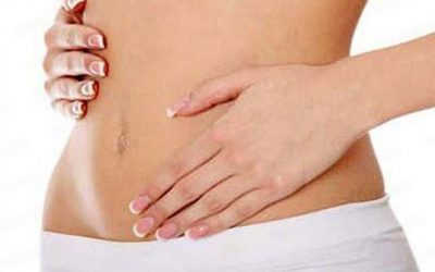 Quan hệ bị ra máu và đau bụng dưới: dấu hiệu 7 bệnh phụ khoa nguy hiểm